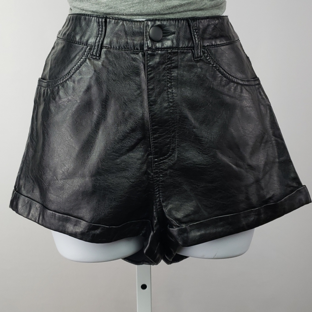 H&M faux leather shorts sz8!